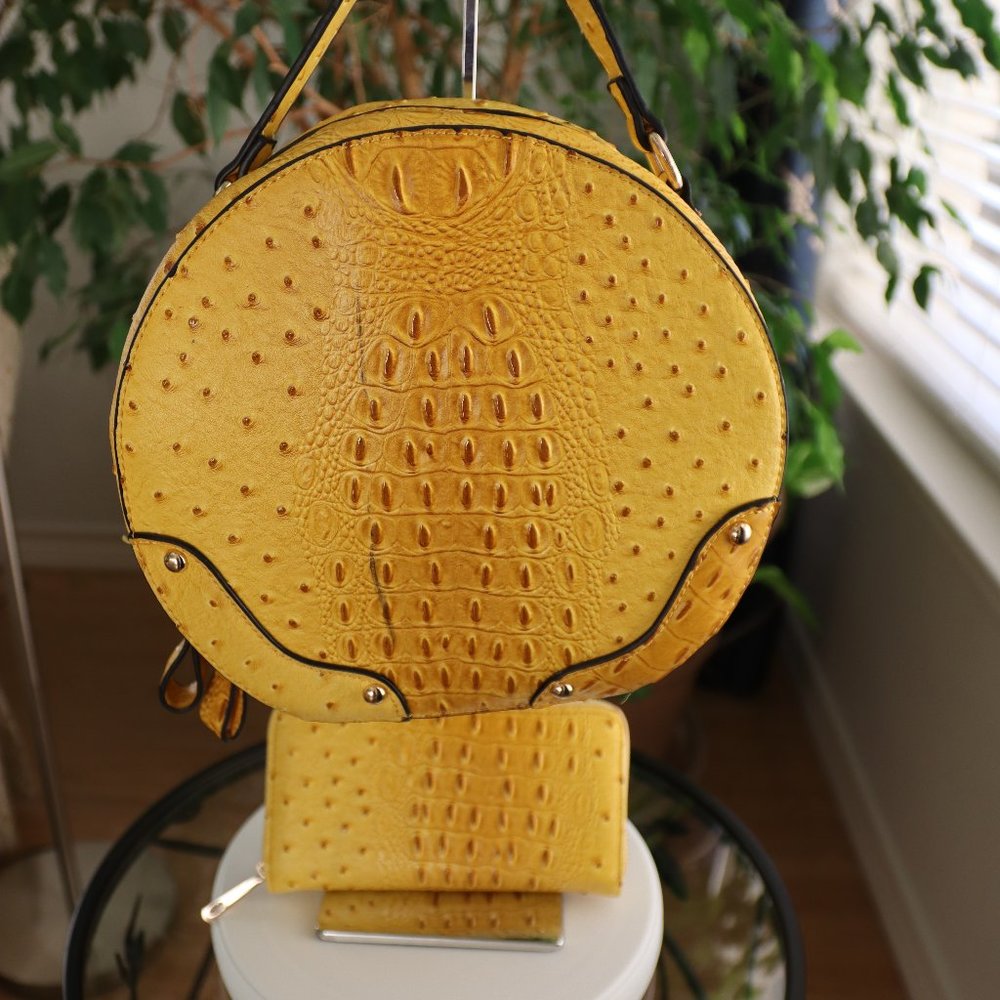 NWOT-Yellow Moon Vegan Leather Croc Crossbody AND with Matching Wallet!!…